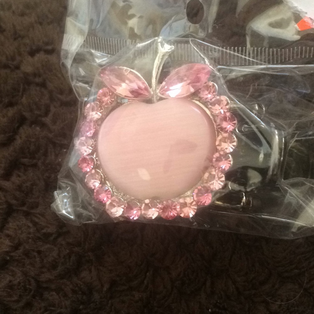 Brand new barrette (pa)